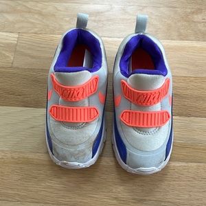 Toddler 8c Nikes air
